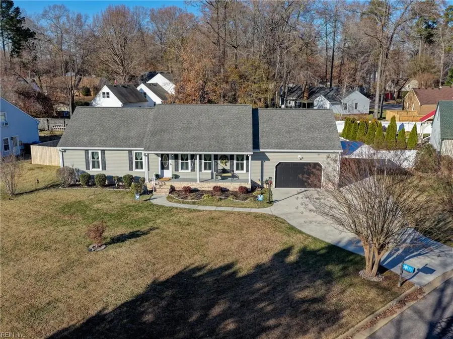 658 Blackthorne Drive, Chesapeake, VA 23322 - Image #2