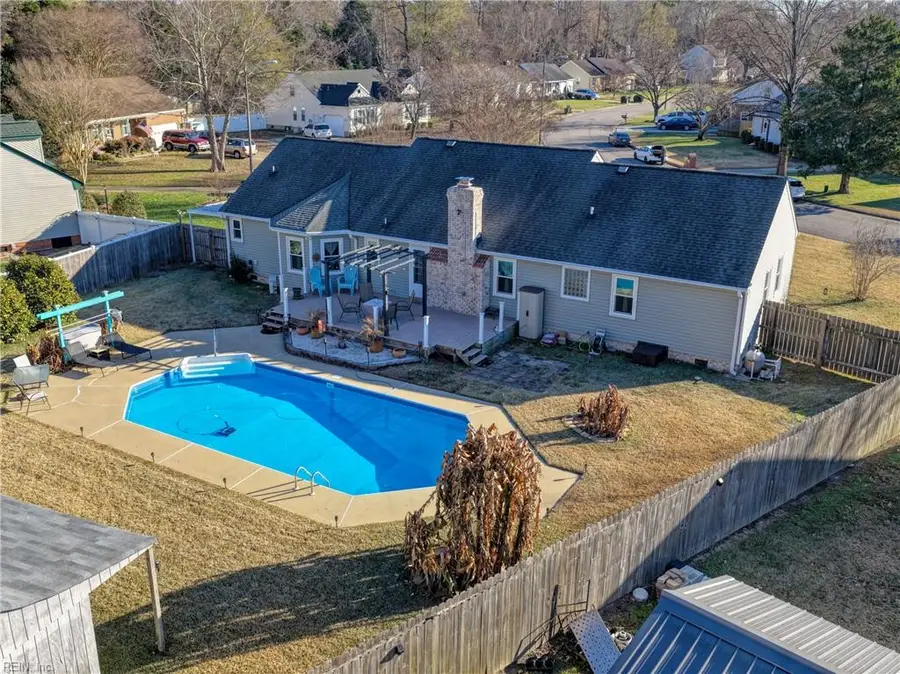 658 Blackthorne Drive, Chesapeake, VA 23322 - Image #3