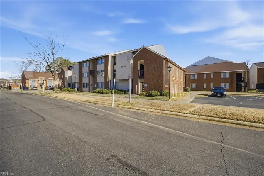 109 Hampton Club Drive #3, Hampton, VA 23666 - Image #2
