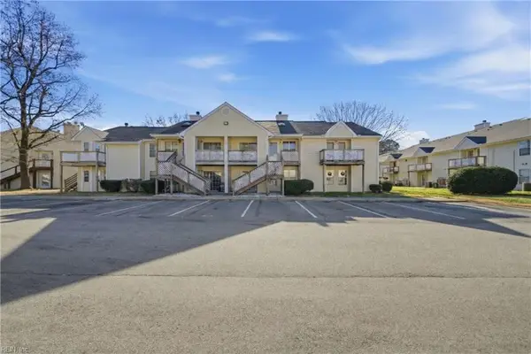 44 Emeraude Plage #B, Hampton, VA 23666