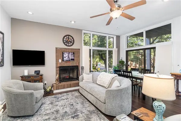 696 Mowbray Arch #420, Norfolk, VA 23507