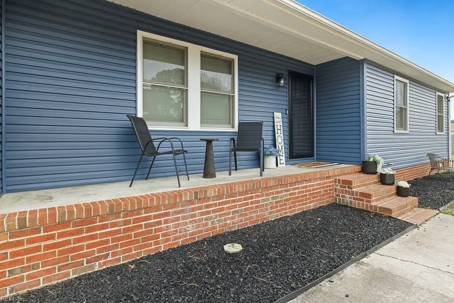 304 Longview Circle, Smithfield, VA 23430 - Image #2