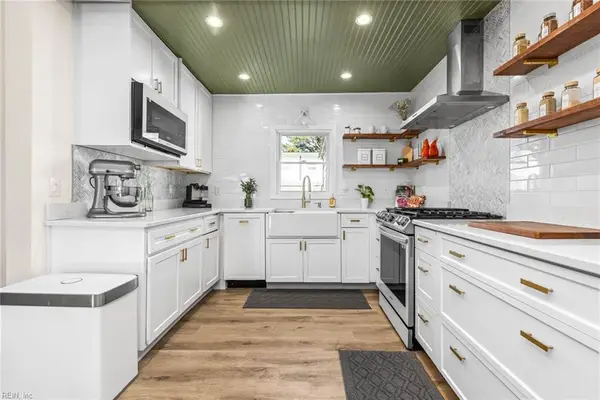 3028 Coach House Lane, Virginia Beach, VA 23452