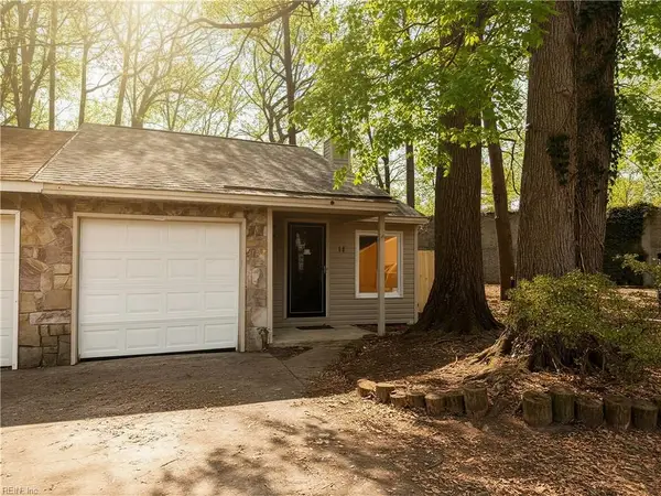 11 Penzance Circle, Chesapeake, VA 23320