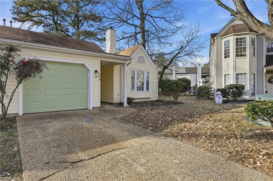 214 Ashridge Lane, Newport News, VA 23602 - Image #2
