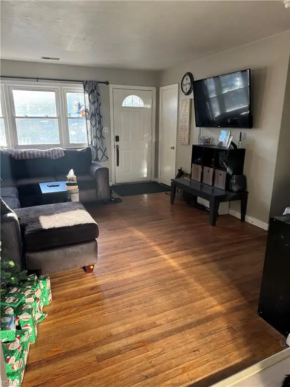 2713 Saint Mihiel Avenue, Norfolk, VA 23509 - Image #2