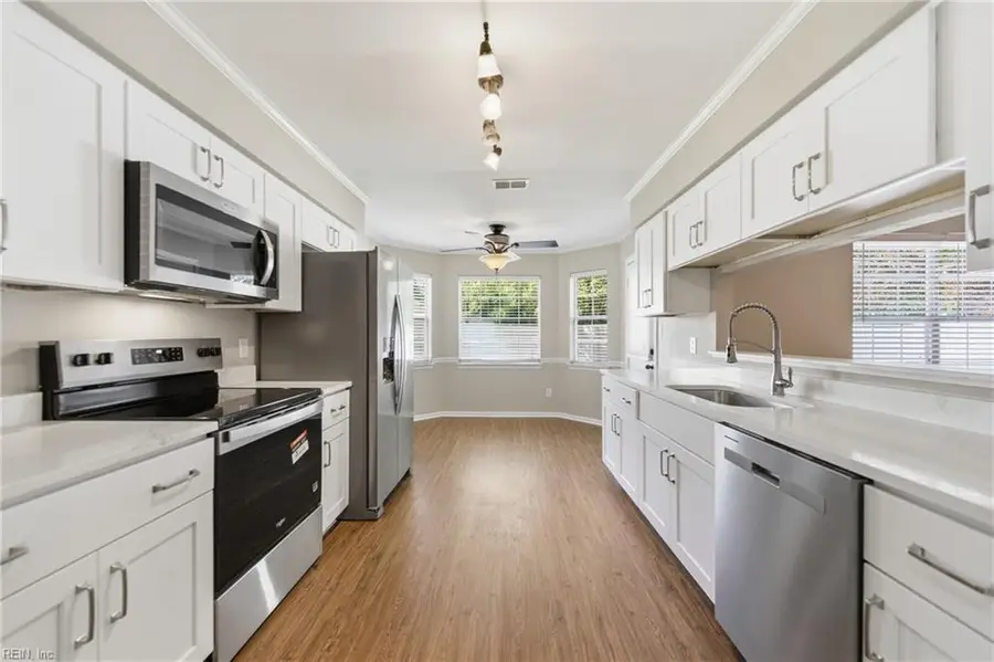 596 Thole Street, Norfolk, VA 23505 - Image #2