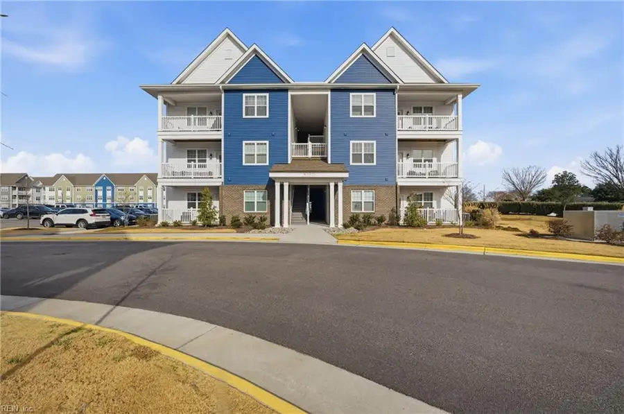 1732 Dromolin Drive #303, Virginia Beach, VA 23456 - Image #2