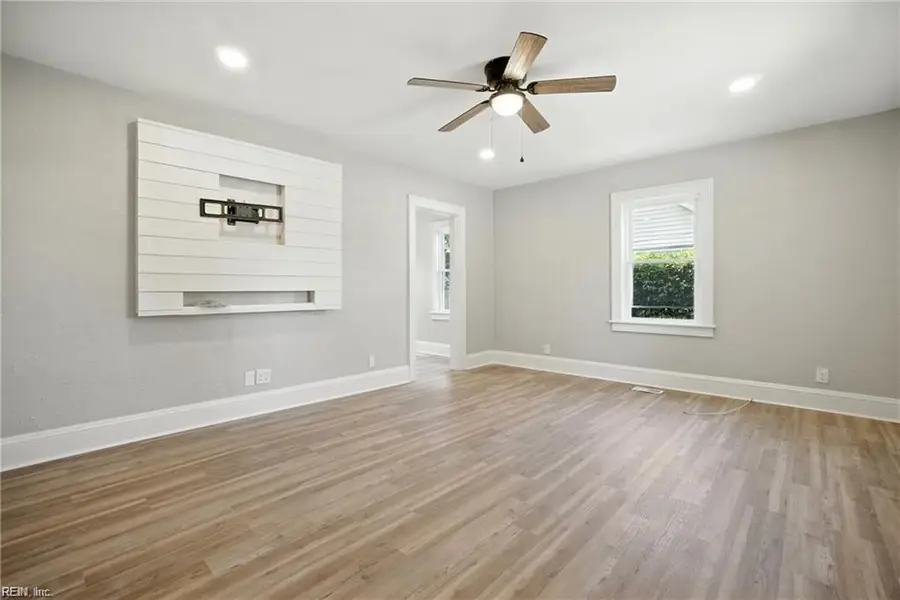 407 W Little Creek Road, Norfolk, VA 23505 - #2