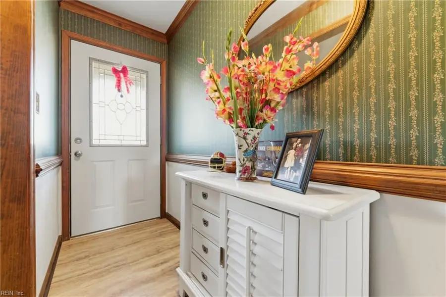 925 Bellingham Drive, Chesapeake, VA 23322 - Image #2