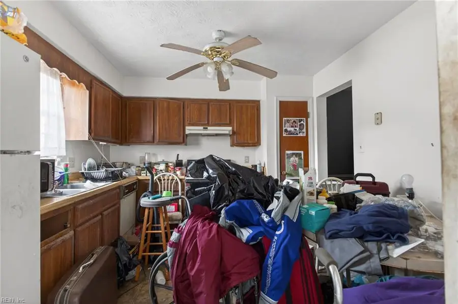 369 Deputy Lane #E, Newport News, VA 23608 - Image #3