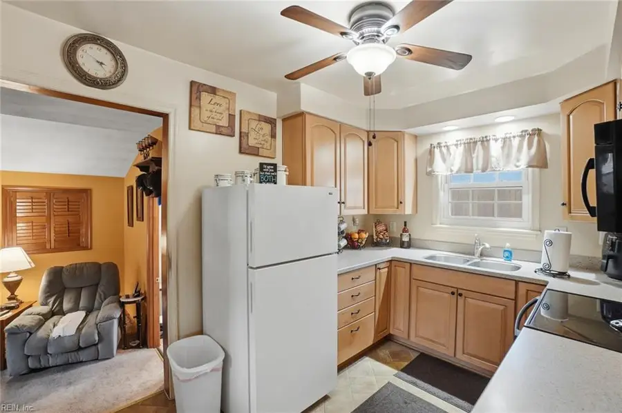 1037 Sanford Avenue, Virginia Beach, VA 23455 - Image #3