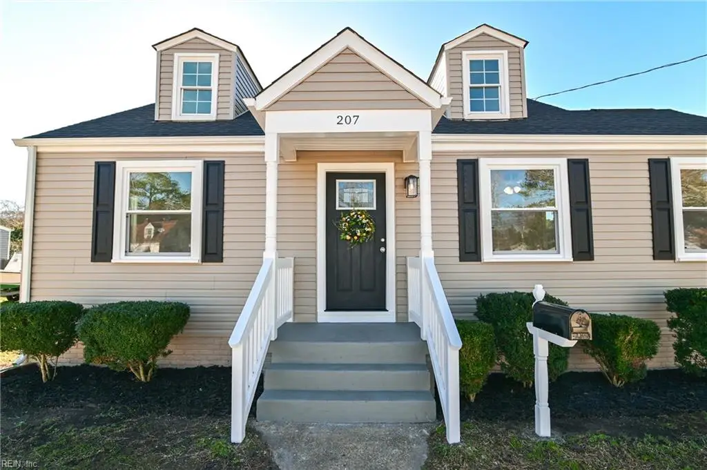 207 Fairview Circle N, Portsmouth, VA 23702 - Image #1