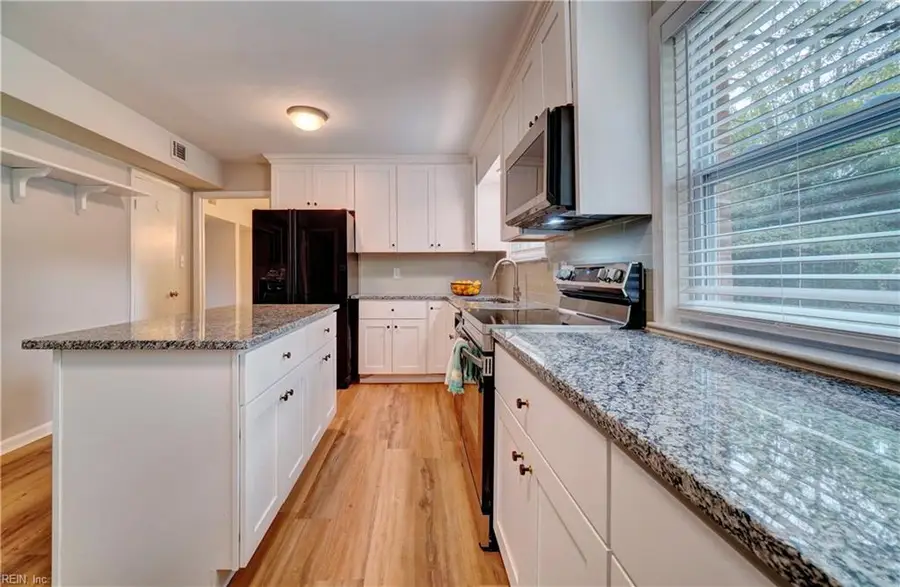 828 Timberlake Drive, Virginia Beach, VA 23464 - Image #2