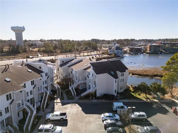 100 Pinewood Road #212, Virginia Beach, VA 23451