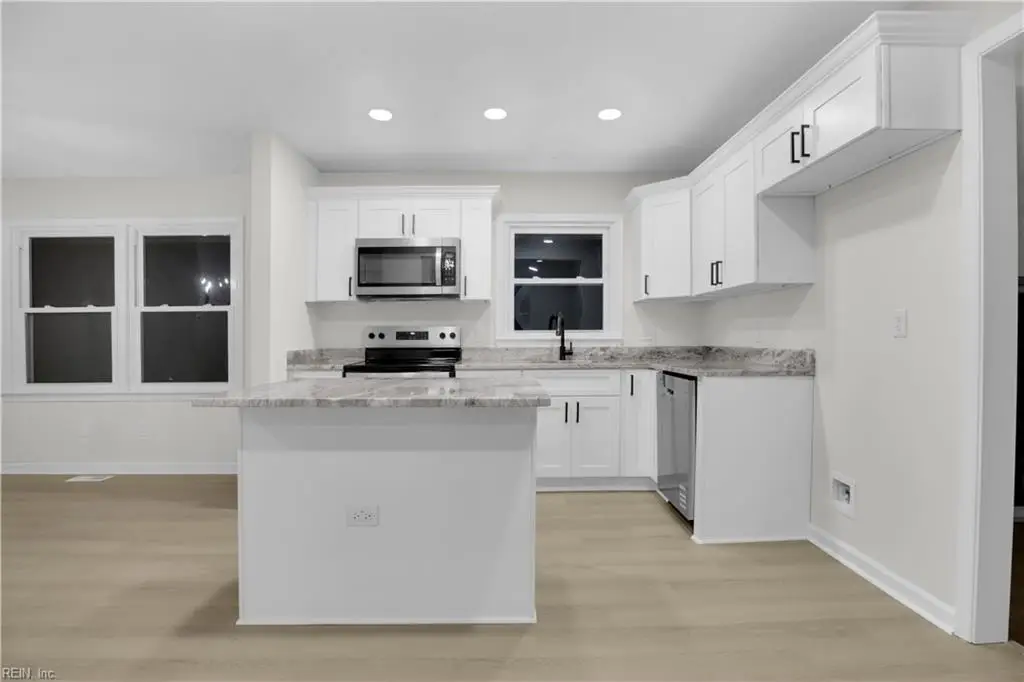 576 Colony Road, Newport News, VA 23602 - Image #1