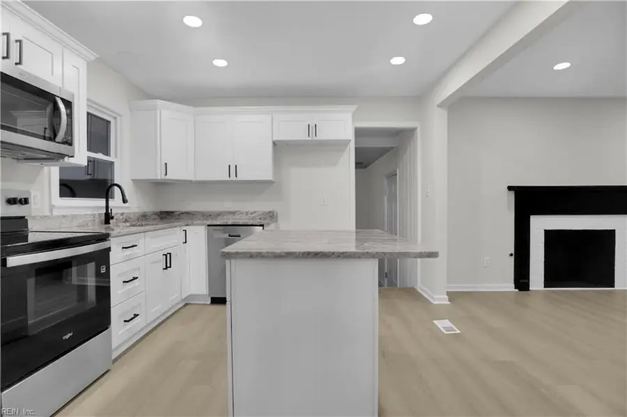 576 Colony Road, Newport News, VA 23602 - Image #2