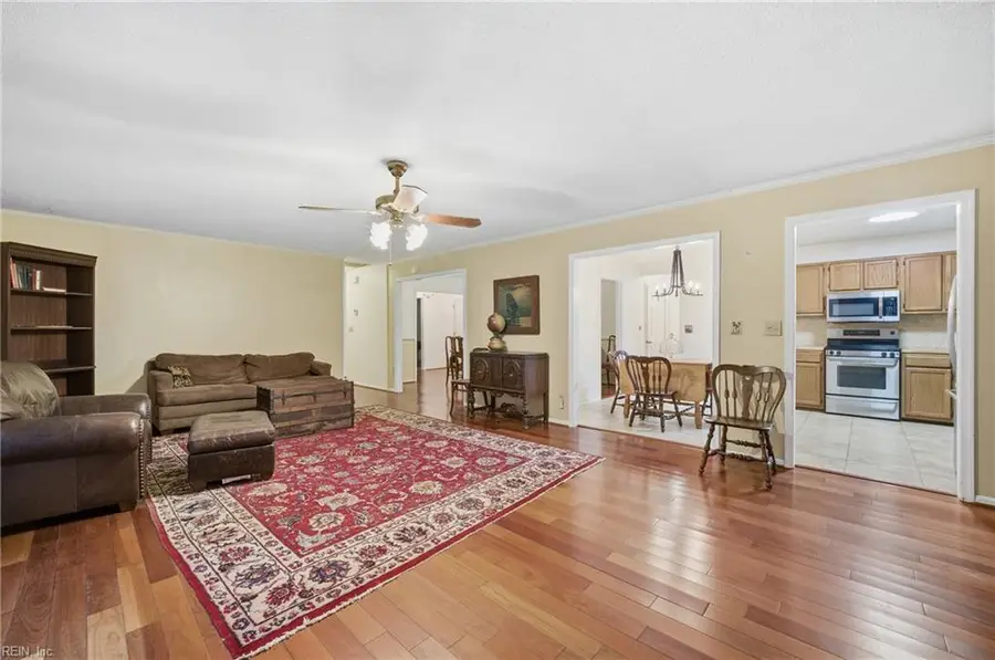 2425 Hood Drive, Virginia Beach, VA 23454 - Image #2