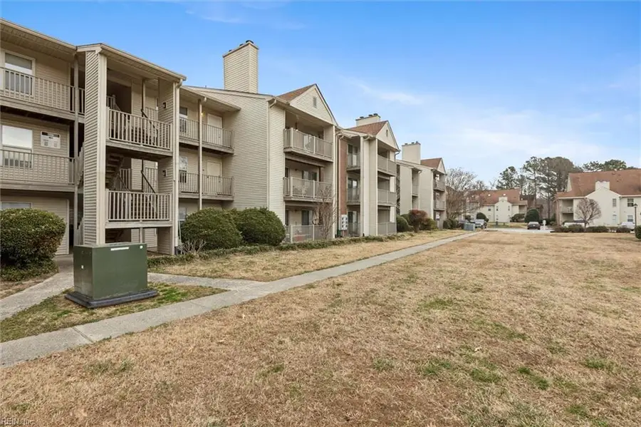 508 Thorncliff Drive #303, Newport News, VA 23608 - Image #3