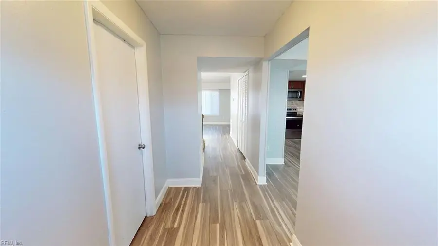 975 Northwood Drive, Virginia Beach, VA 23452 - Image #3