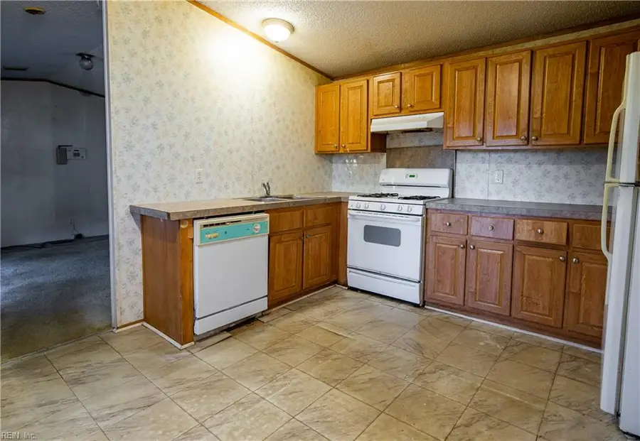 1329 Old Clubhouse Road, Virginia Beach, VA 23453 - Image #2