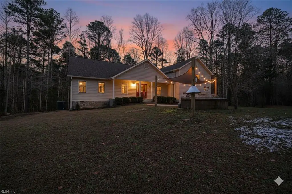7056 Hunters Pointe Drive, Gloucester, VA 23061 - #1
