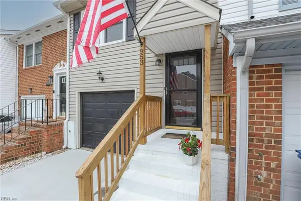 953 Wildwood Square Court, Virginia Beach, VA 23454