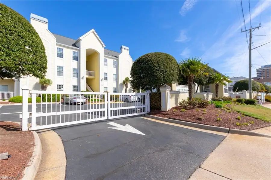 3232 Silver Sands Circle #201, Virginia Beach, VA 23451 - Image #3