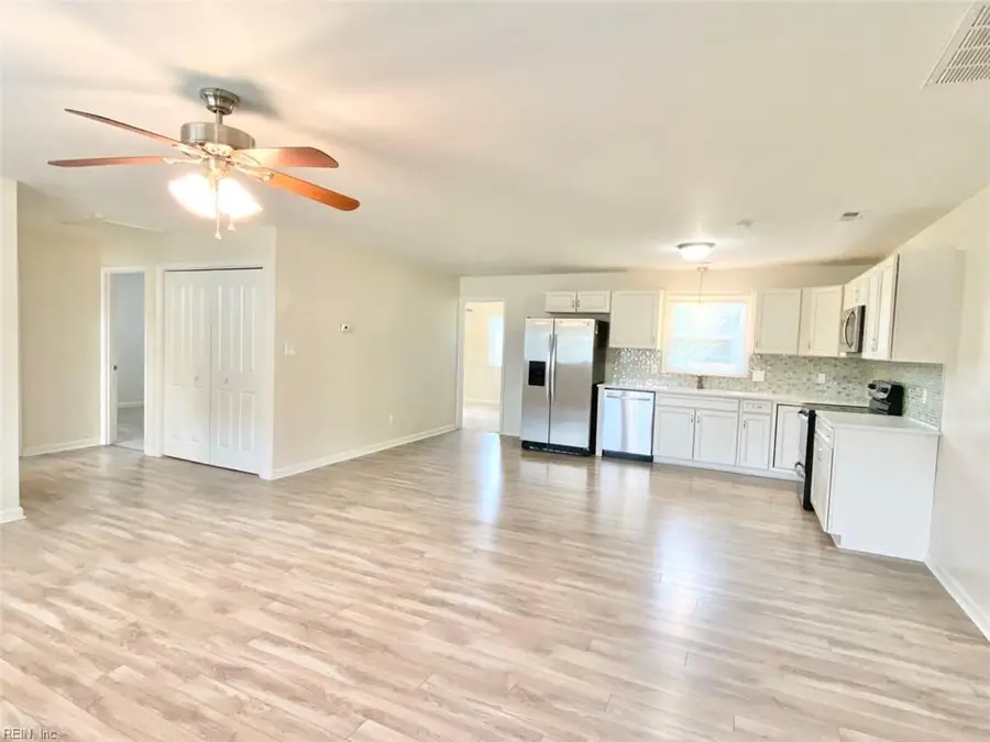 237 Canford Drive, Hampton, VA 23669 - Image #2