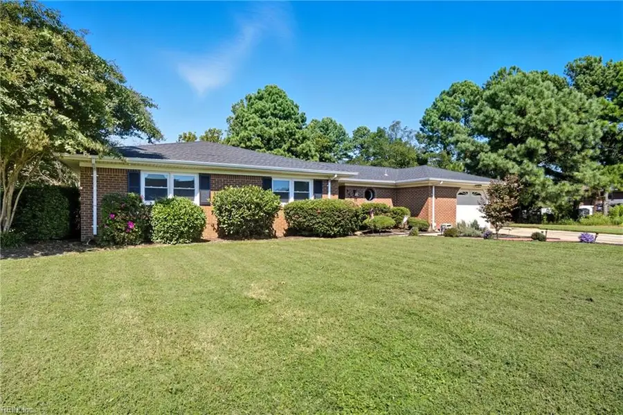 948 W Ferry Plantation Road, Virginia Beach, VA 23455 - Image #2