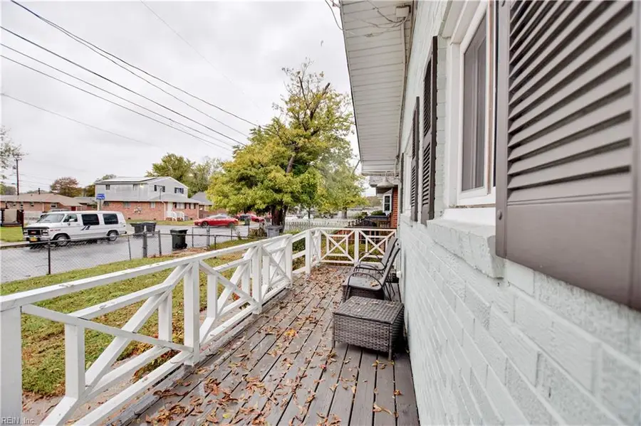 116 W Kelly Avenue, Hampton, VA 23605 - #3