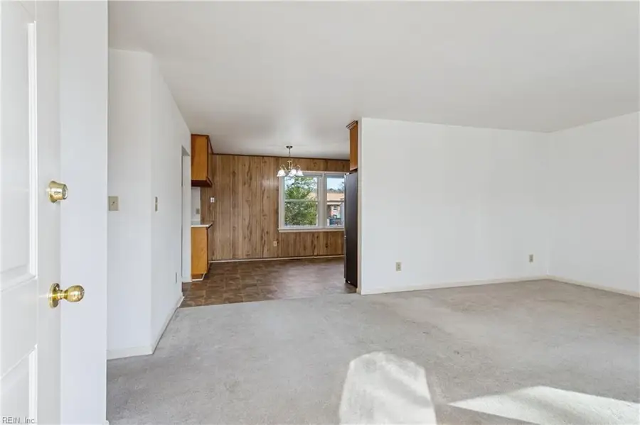 876 Cascade Drive, Newport News, VA 23608 - Image #3