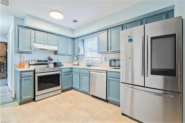 5876 Beechwalk Drive, Virginia Beach, VA 23464