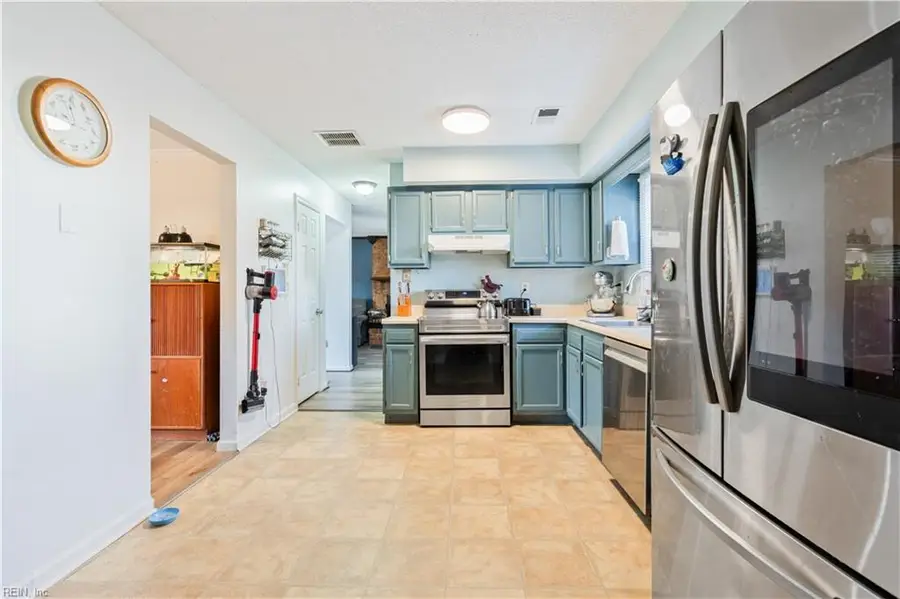 5876 Beechwalk Drive, Virginia Beach, VA 23464 - Image #3