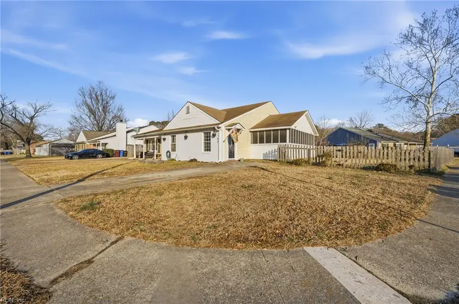 813 Pine View Lane, Chesapeake, VA 23320 - #2