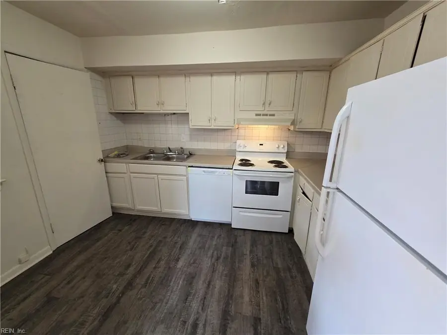 601 Lake Edward Drive, Virginia Beach, VA 23462 - Image #3