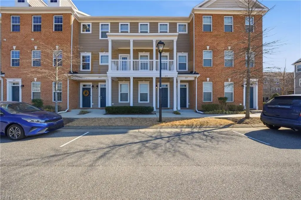 215 Waterside Drive #20, Hampton, VA 23666 - #1