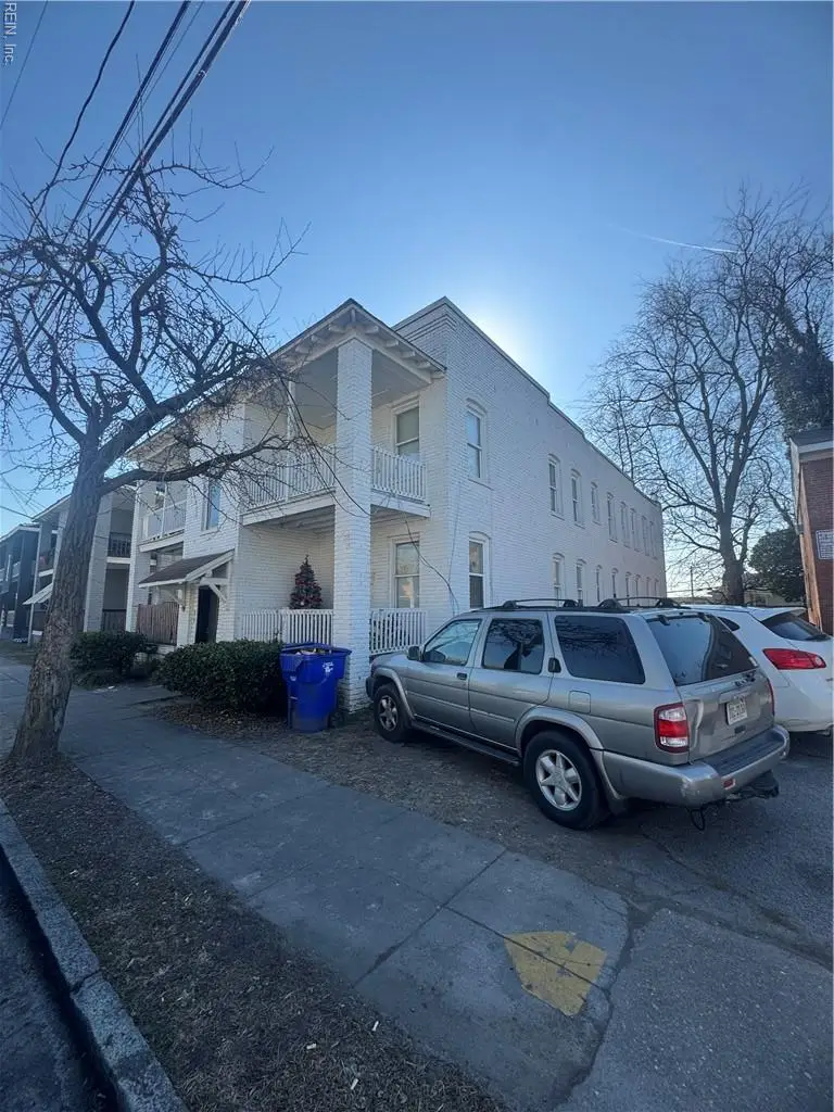 819 W 35th Street, Norfolk, VA 23508 - #2