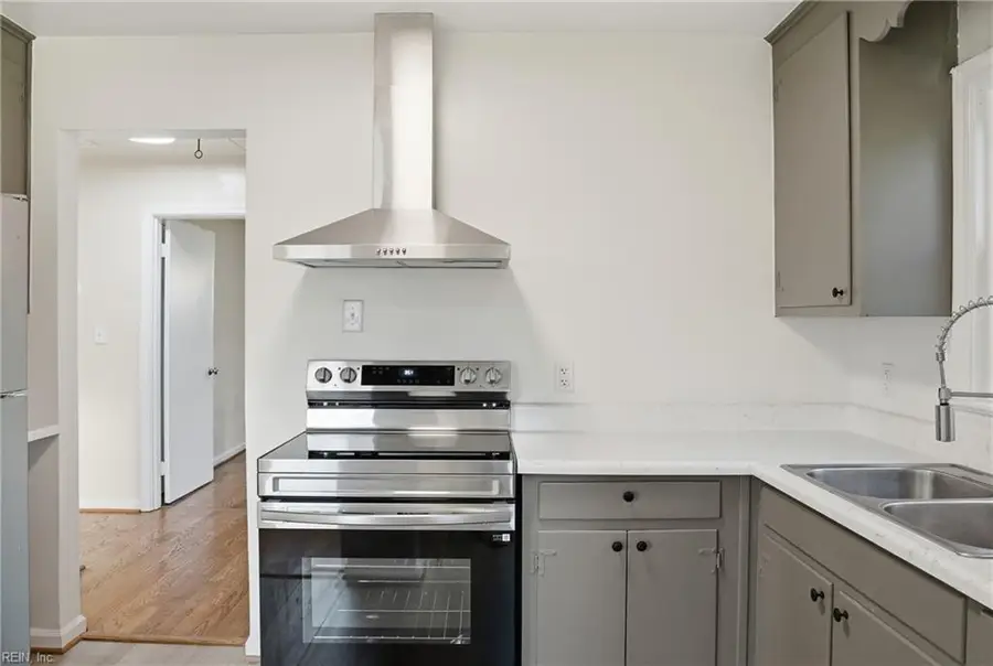 26 Westminister Drive, Hampton, VA 23666 - #3