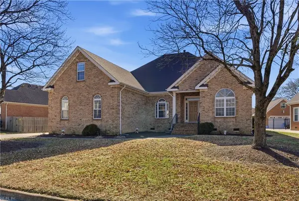 635 Shadow Brooke Drive, Chesapeake, VA 23320