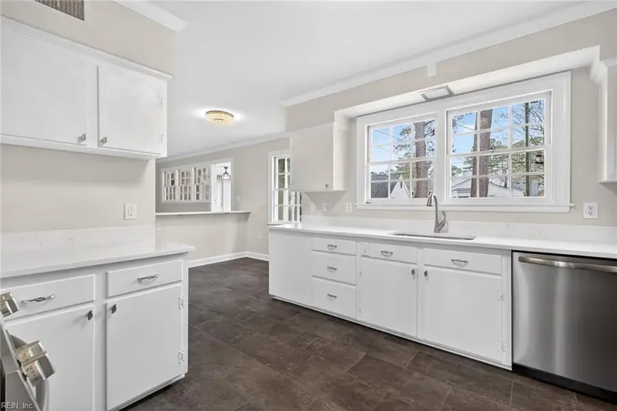 609 Jones Street, Suffolk, VA 23434 - #2