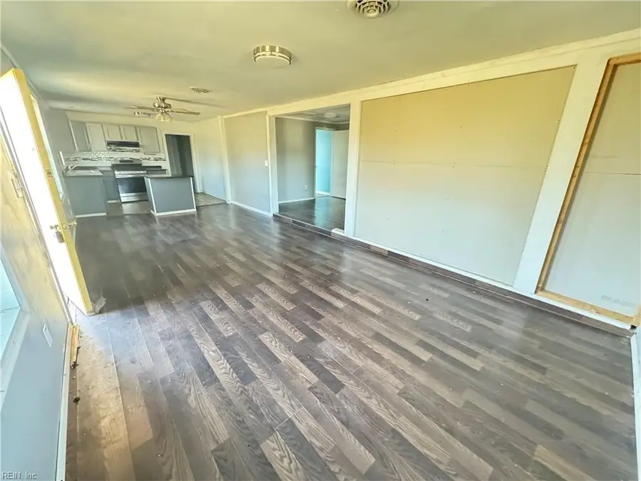 422 Syringa Road, Topping, VA 23169 - #3