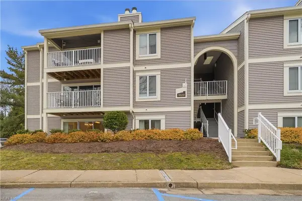 1020 Autumn Woods Lane #101, Virginia Beach, VA 23454