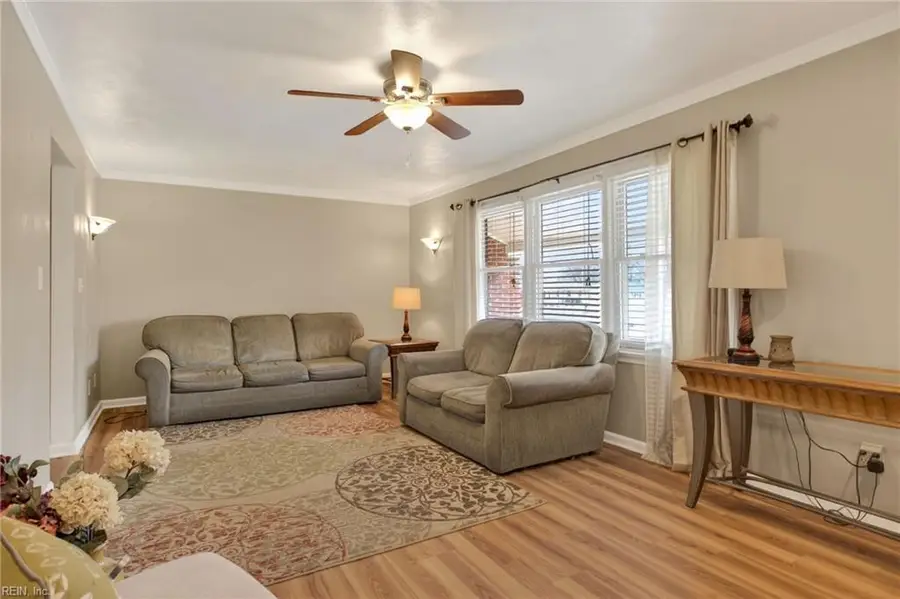 126 W Royce Drive, Chesapeake, VA 23322 - #2