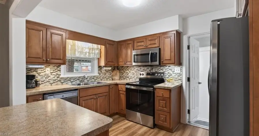 126 W Royce Drive, Chesapeake, VA 23322 - #3