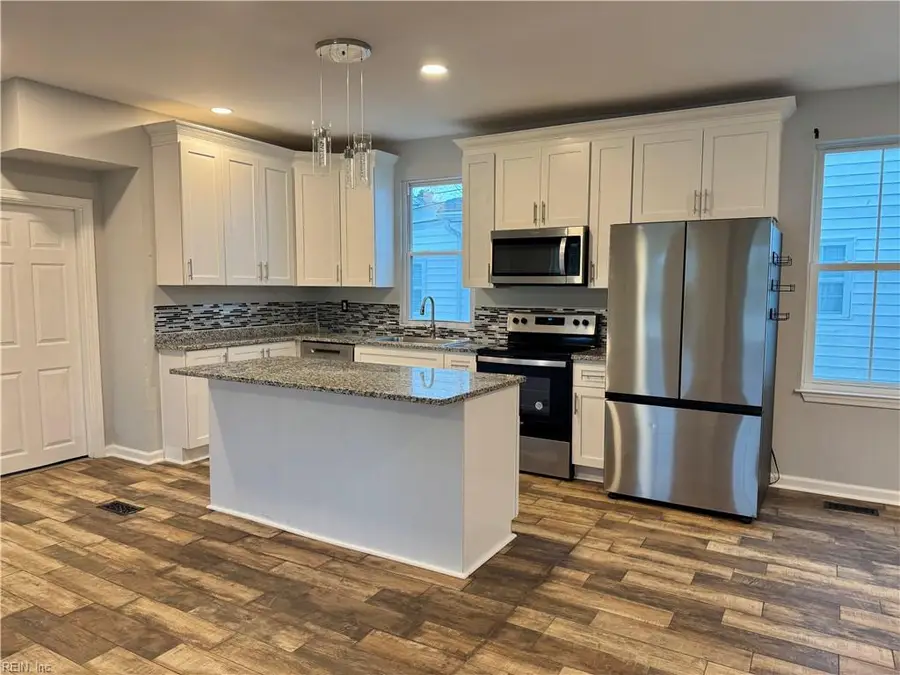 606 Washington St Street, Hampton, VA 23669 - #3