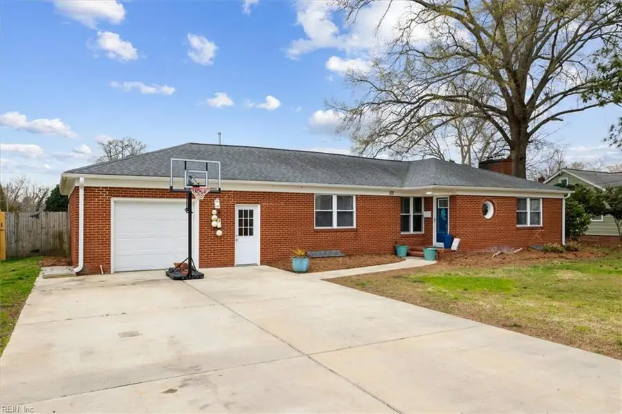 122 Chichester Avenue, Hampton, VA 23669 - #2