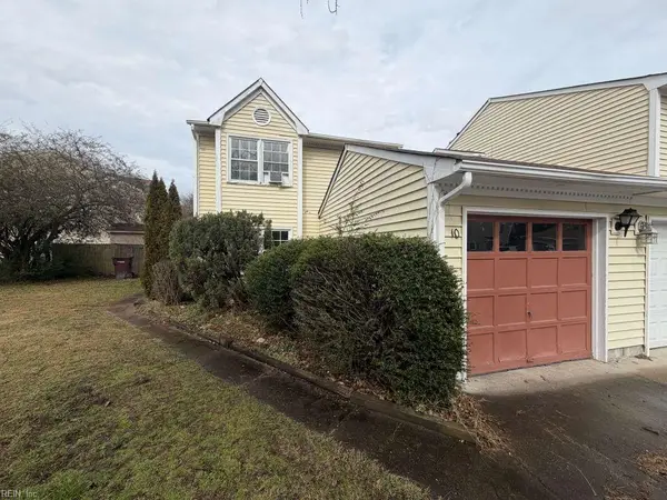 10 Warwick Circle, Chesapeake, VA 23320