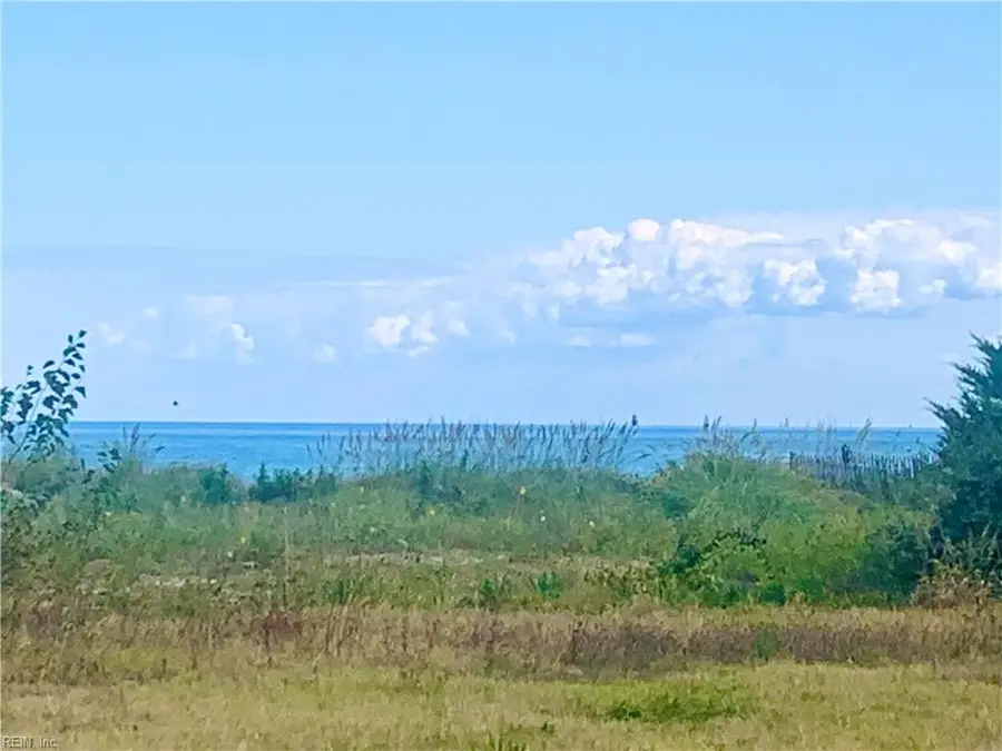 1086 W Ocean View Avenue, Norfolk, VA 23503 - #2