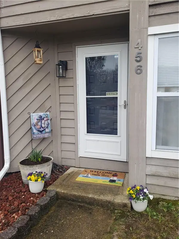 456 Falling Lane, Virginia Beach, VA 23454